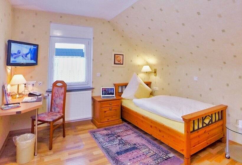 스탠다드 싱글 룸, Maurer