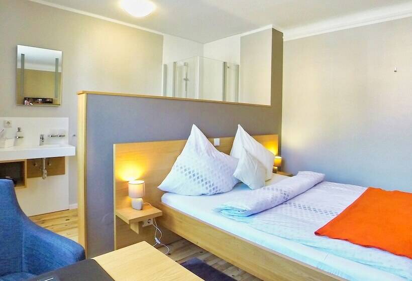 싱글 디럭스 룸, Maurer