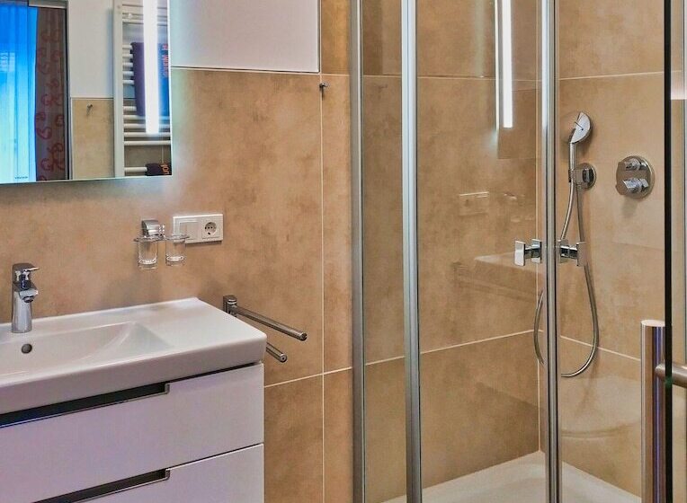 디럭스 룸, Maurer