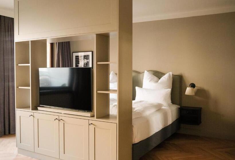 Superior suite with balcony, Mimosa