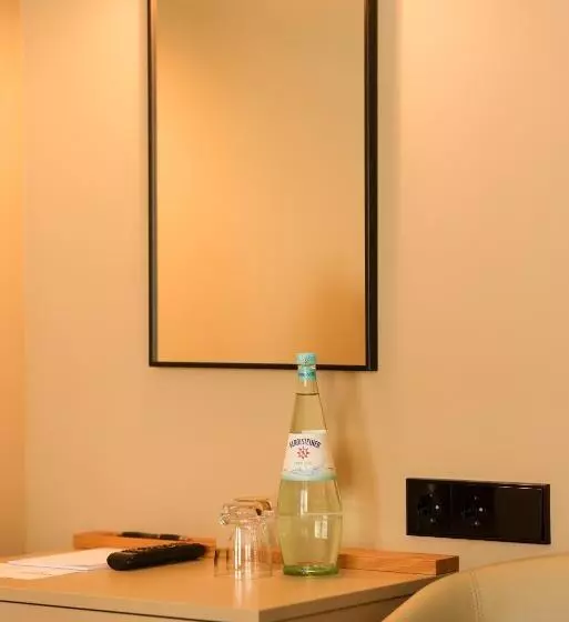 اتاق سوپریور با تخت بزرگ, Mimosa