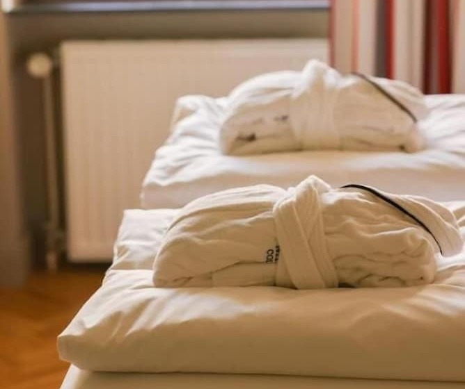 اتاق سوپریور با بالکن, Mimosa