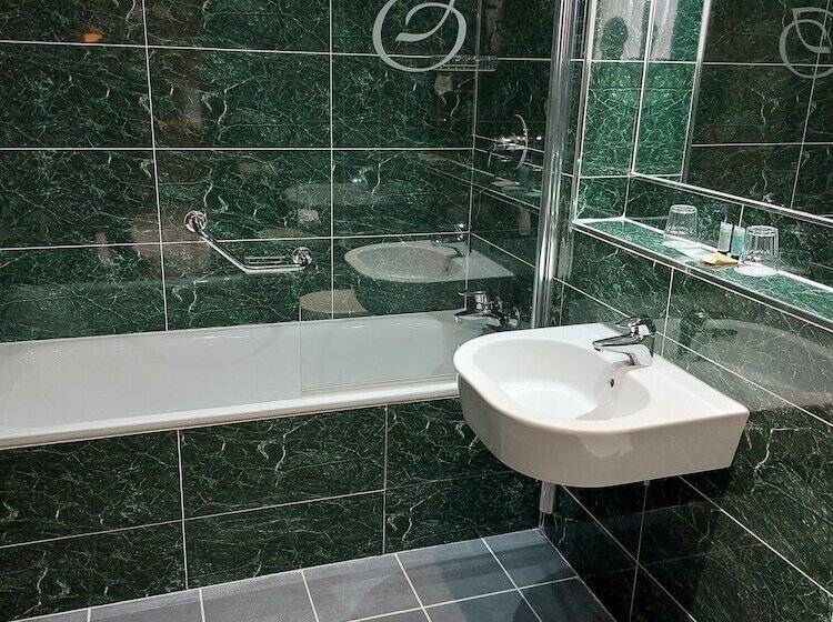 غرفة تنفيذية, Owston Hall