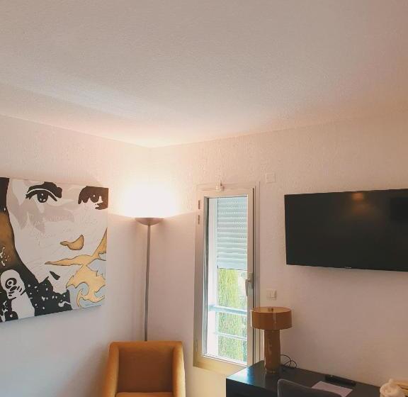 חדר סטנדרט נוף לבריכה, Patio De Violette