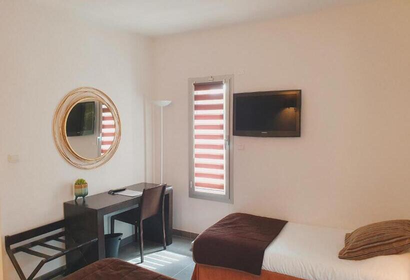 חדר סטנדרט לשלושה, Patio De Violette