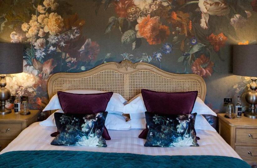 غرفة ديلوكس سرير كينج, The Farmhouse At Redcoats