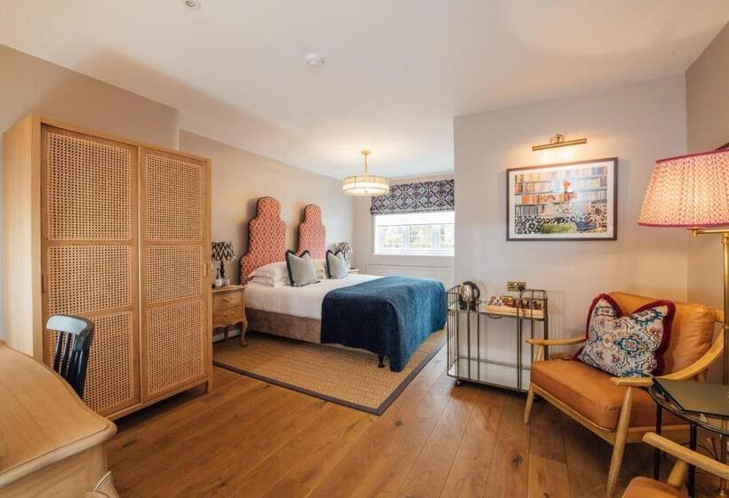 غرفة قياسية, The Farmhouse At Redcoats