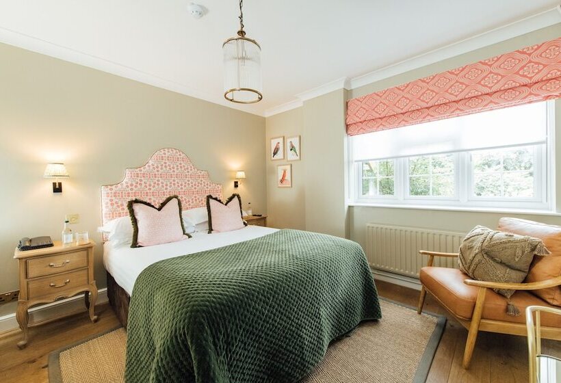 غرفة قياسية, The Farmhouse At Redcoats