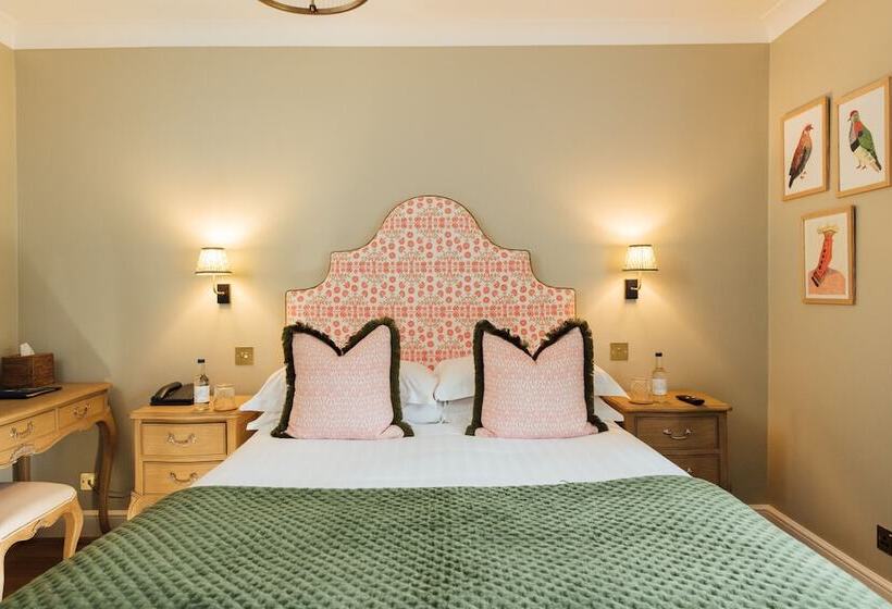 غرفة قياسية, The Farmhouse At Redcoats