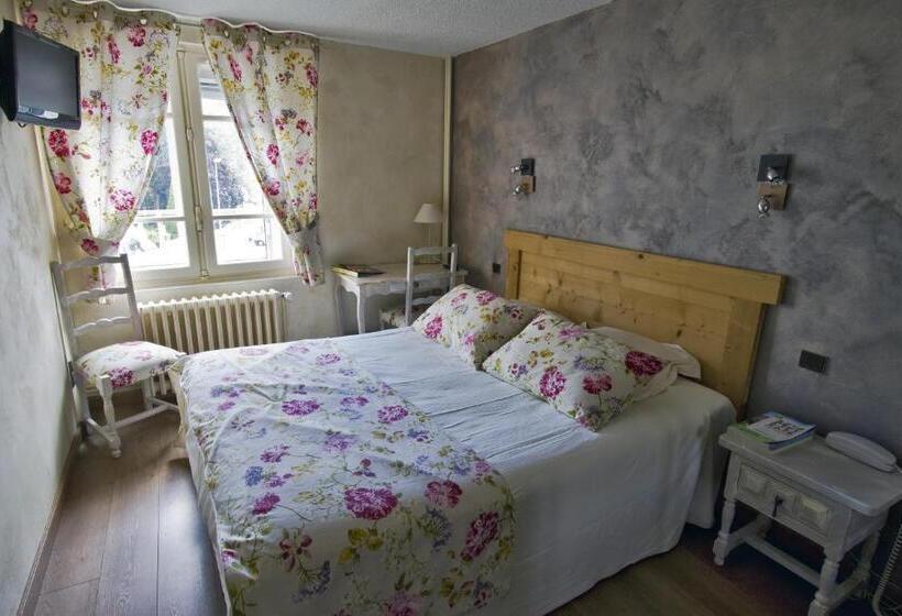 غرفة قياسية, Logis Hotel Restaurant Planes