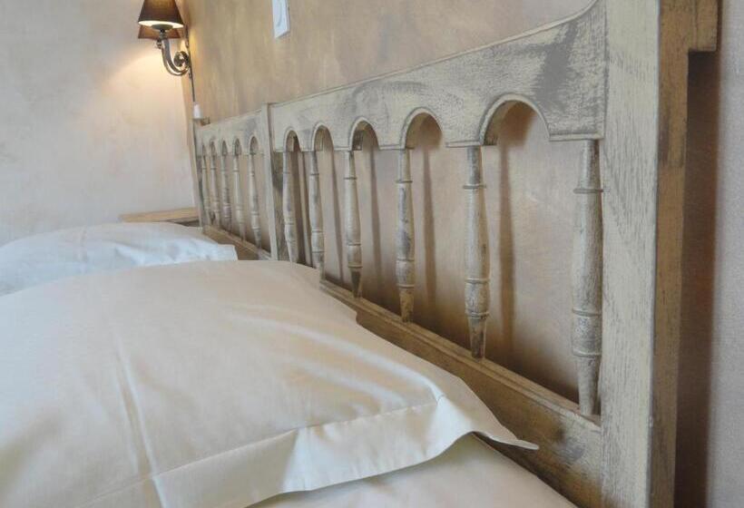 غرفة قياسية, Logis Hotel Restaurant Planes