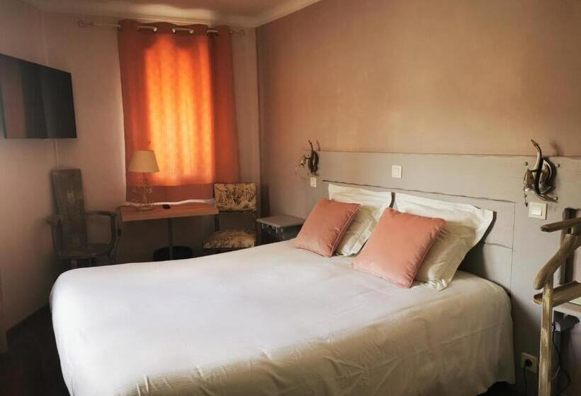 Номер Стандарт, Logis Hotel Restaurant Planes