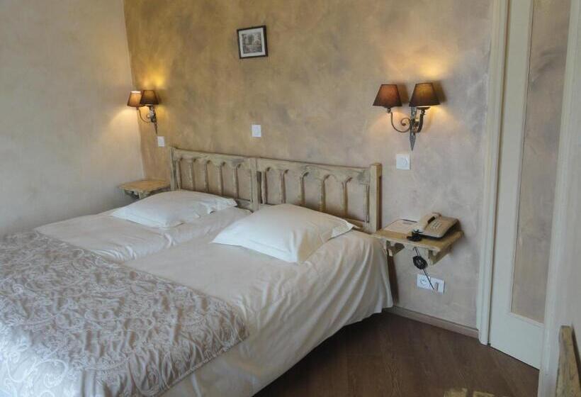 Номер Deluxe с Балконом, Logis Hotel Restaurant Planes