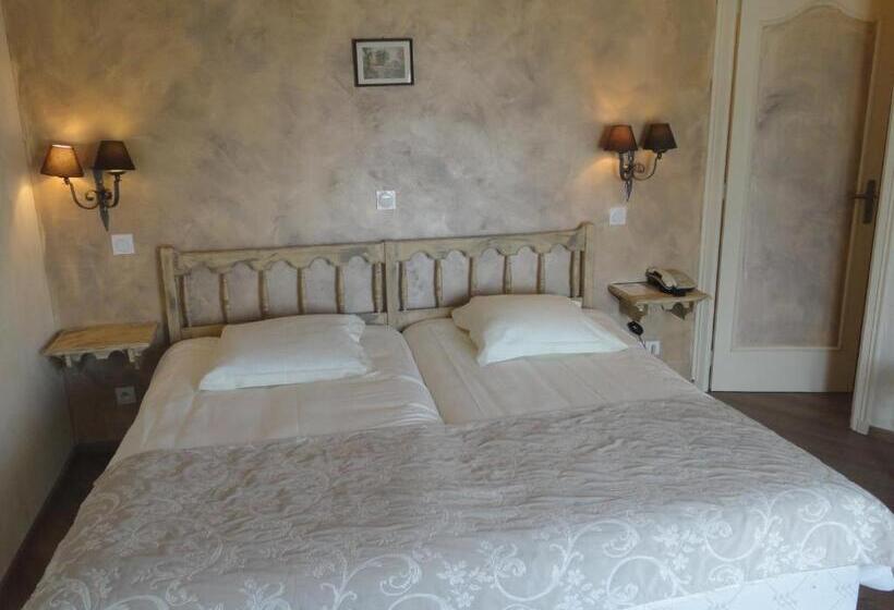 غرفة ديلوكس مزودة بشرفة, Logis Hotel Restaurant Planes