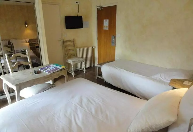 Standard Triple Room, Logis Hotel Restaurant Planes