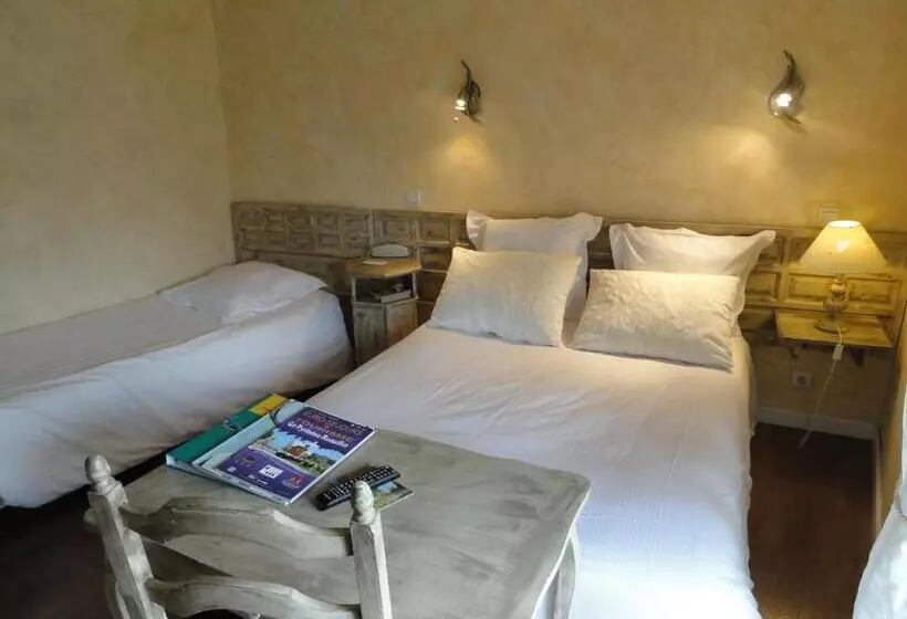 Standard Triple Room, Logis Hotel Restaurant Planes