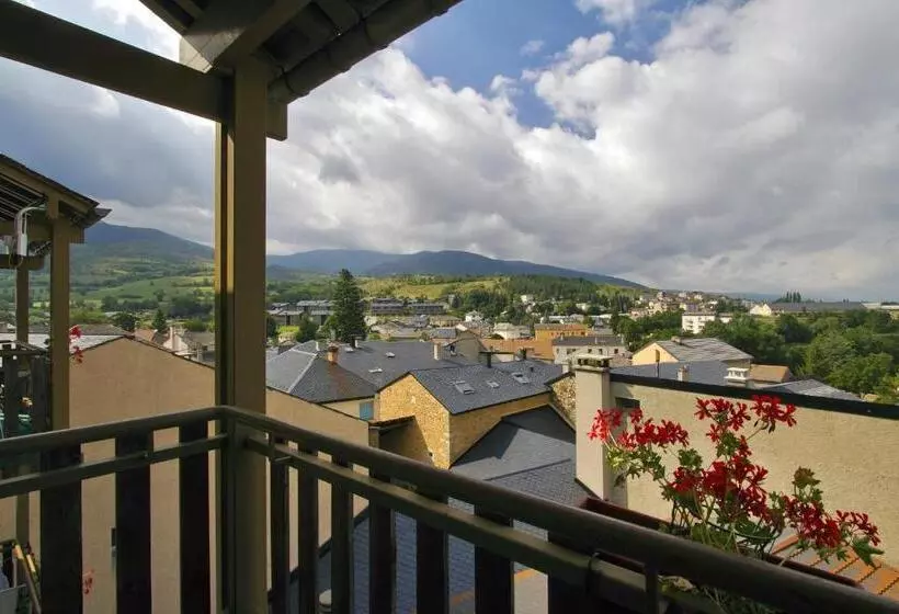 Standard Quadruple Room, Logis Hotel Restaurant Planes