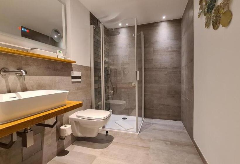 豪华工作室, Zum Leineweber