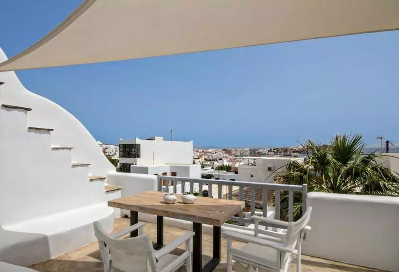 سوییت با چشم‌انداز دریا, Onar Hotel And Suites