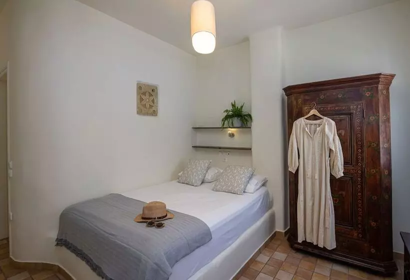 استودیوی سوپریور, Onar Hotel And Suites