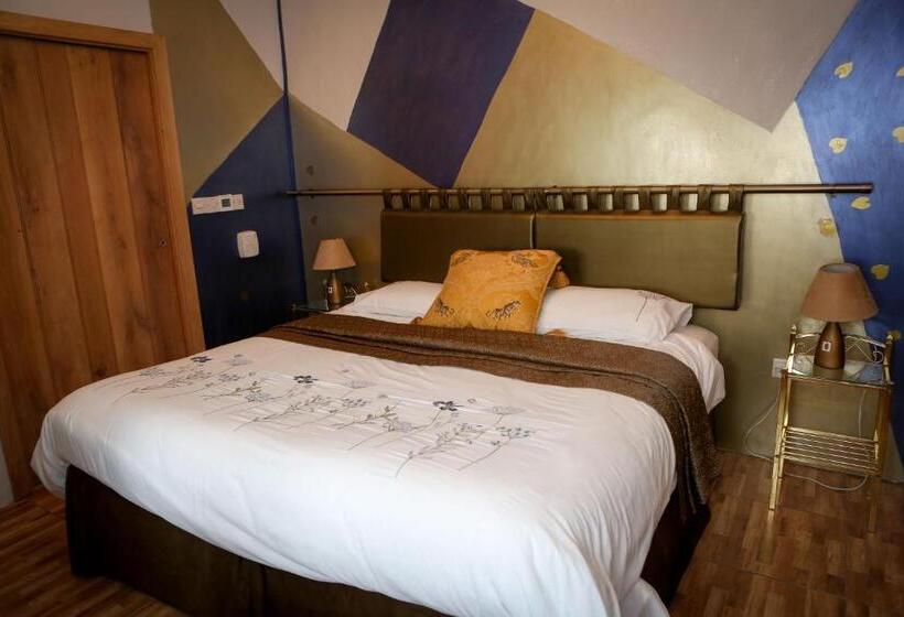 스탠다드 방갈로, Glan Llyn Farm House