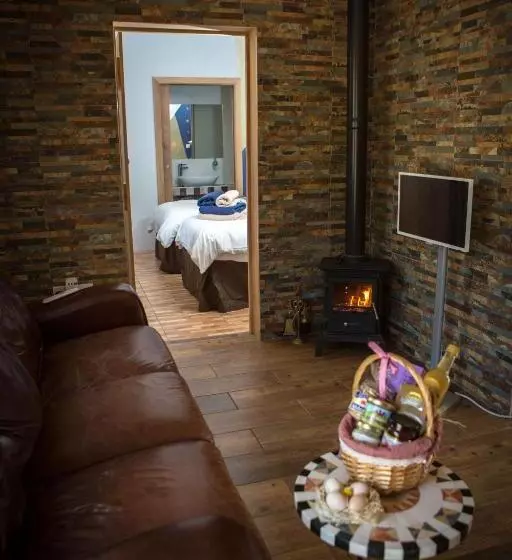スタンダードバンガロー, Glan Llyn Farm House