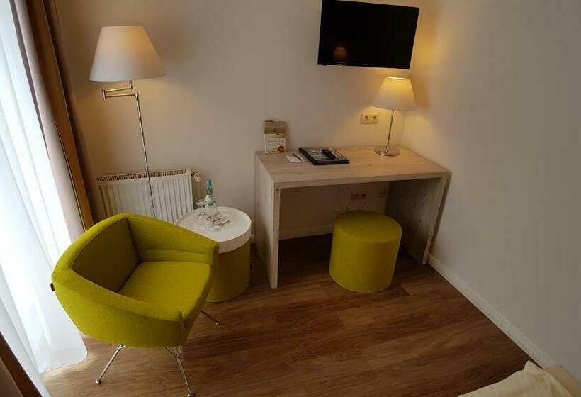 חדר קומפורט יחיד, Residence