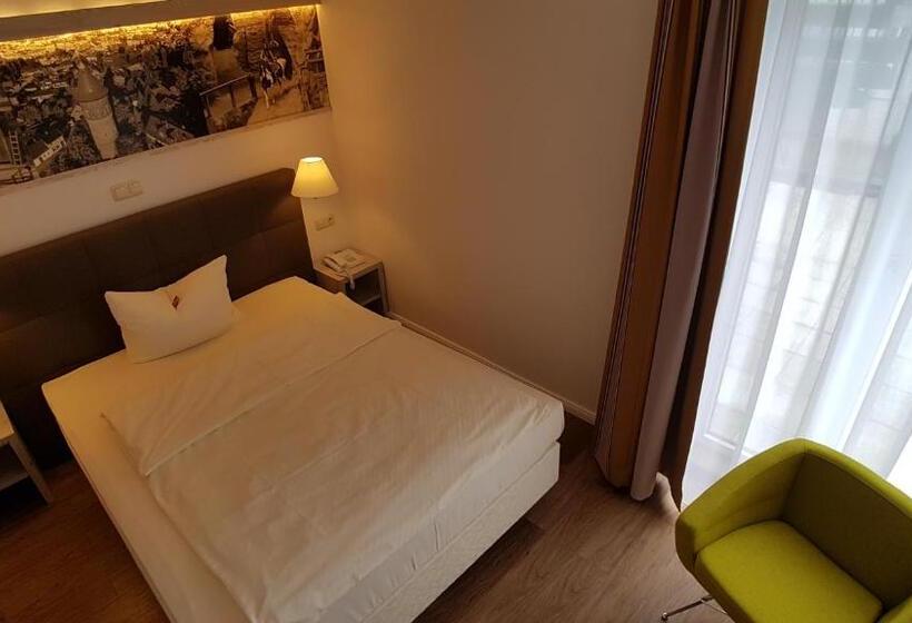 חדר קומפורט יחיד, Residence