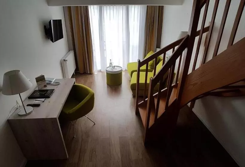 スイート, Residence