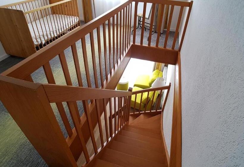 סוויטה, Residence