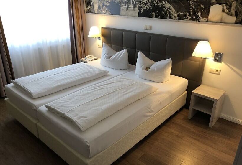 חדר סטנדרט, Residence