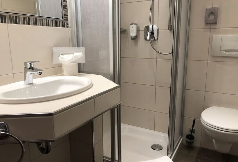 חדר סטנדרט, Residence