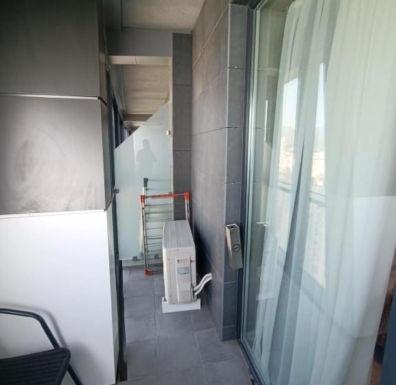 استودیو استاندارد با بالکن, Alliance Palace