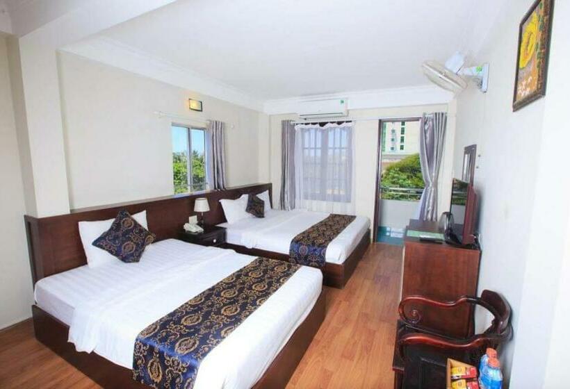 اتاق استاندارد چهار تخته با چشمانداز دریا, Phố Biển