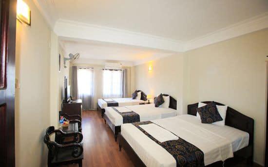 اتاق خانوادگی با چشمانداز دریا, Phố Biển