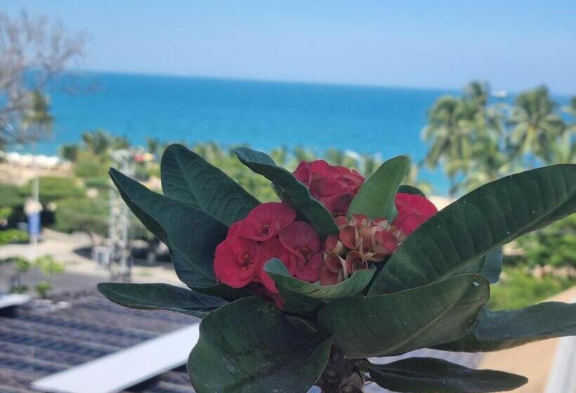 اتاق لوکس با بالکن و چشمانداز دریا, Phố Biển