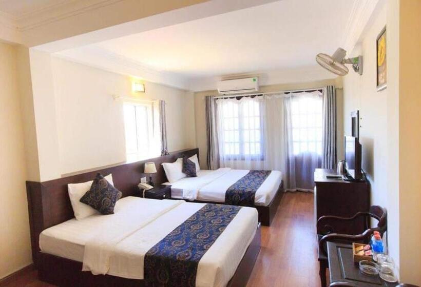 اتاق استاندارد چهارنفره با بالکن, Phố Biển