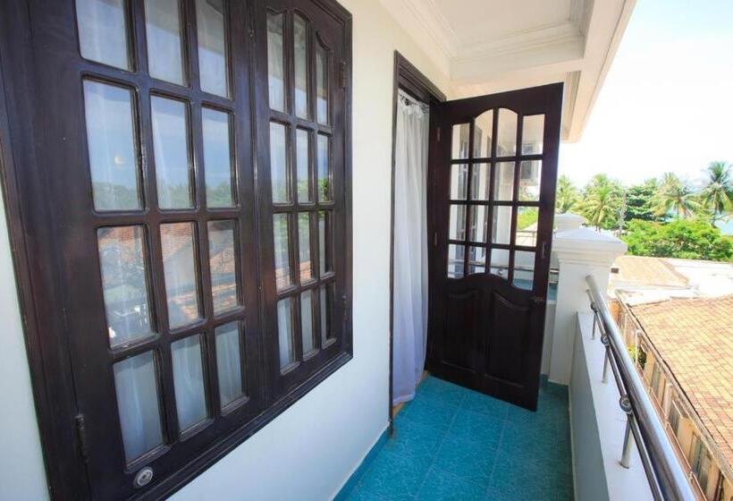 اتاق استاندارد چهارنفره با بالکن, Phố Biển