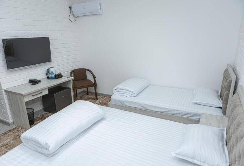 デラックストリプルルーム, Ahmad Guest House