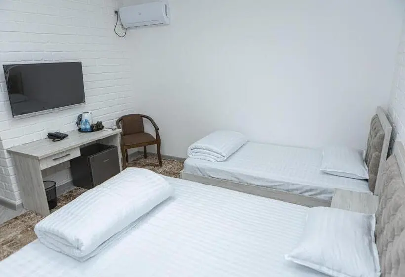 デラックストリプルルーム, Ahmad Guest House