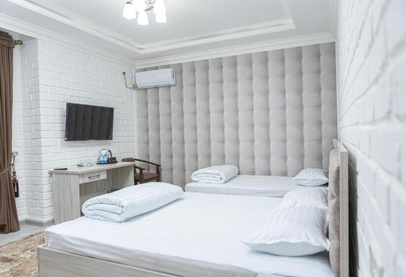 デラックストリプルルーム, Ahmad Guest House