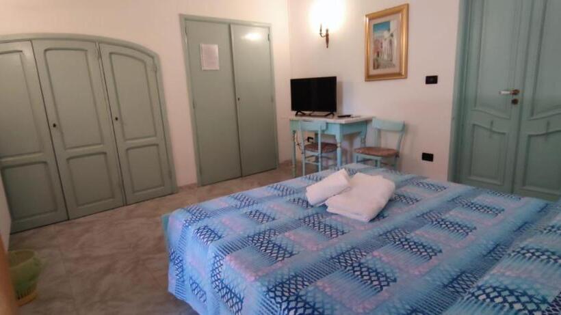 Quarto Estandar Interior, Palazzo Ricordi