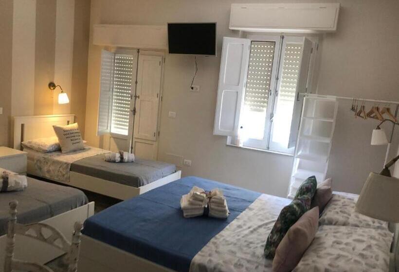 חדר לארבעה סטנדרטי עם מרפסת, Solidea House