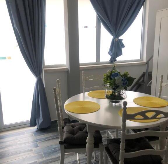 חדר משפחתי, Solidea House