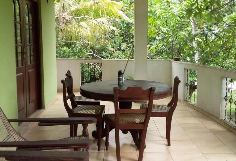 Номер Стандарт с Балконом, Madampa Ganga Villa