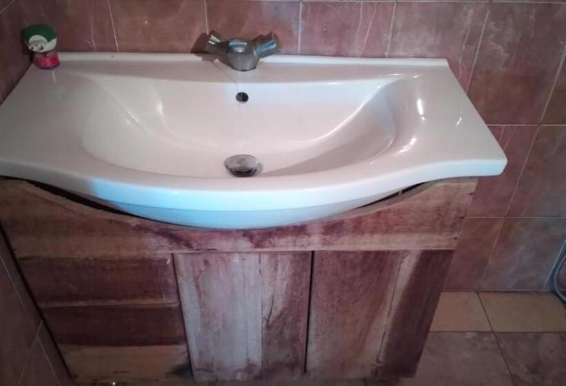 חדר סטנדרט עם מרפסת, Madampa Ganga Villa