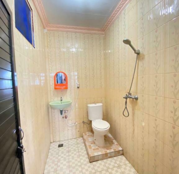 Номер Стандарт, Damien Arico Surf Camp Nias