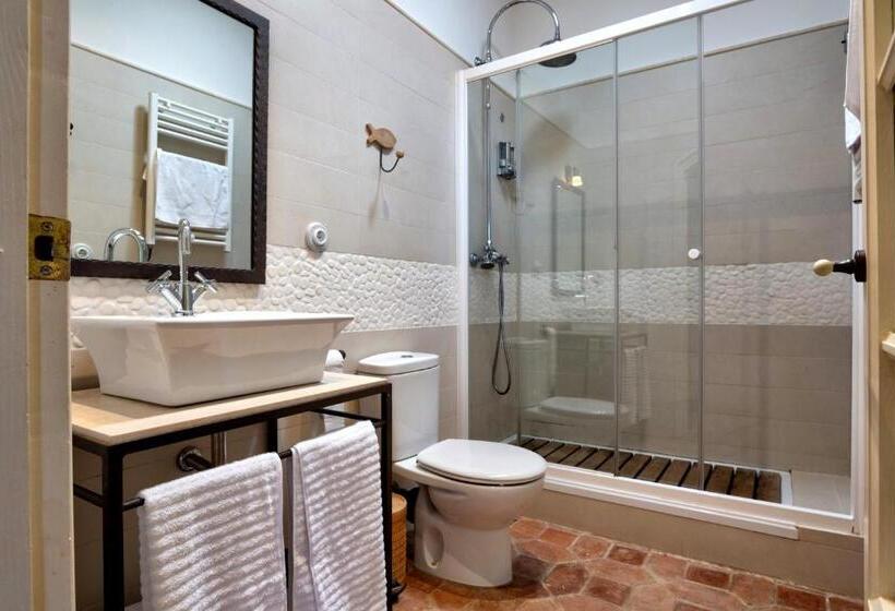 Номер Стандарт Вид на Бассейн, La Mer