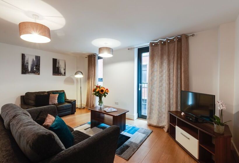 شقة غرفتين, Base Serviced Apartments Cumberland Apartments