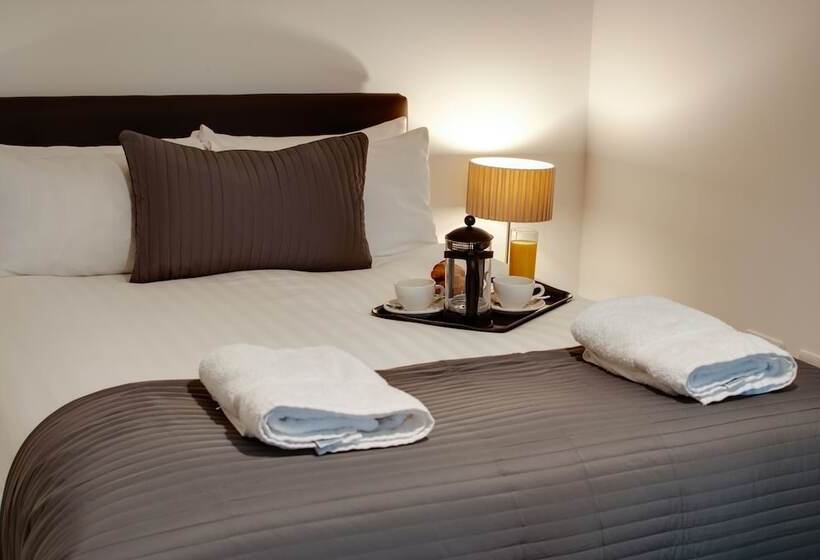 شقة غرفتين, Base Serviced Apartments Cumberland Apartments